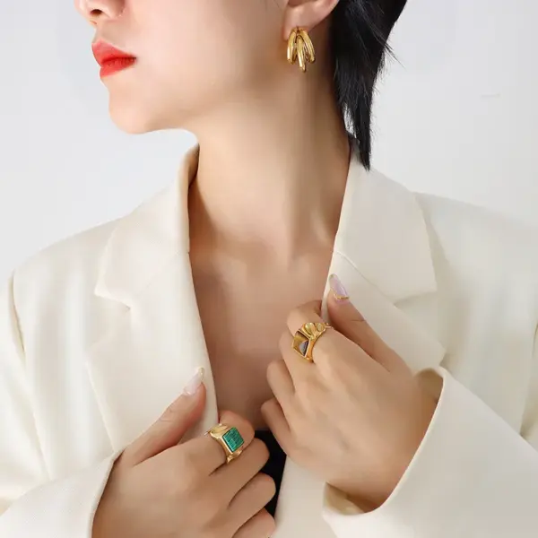 PVD Coated Real Gold Plated C Shape Titanium Steel Retro Waterproof Non Tarnish Earrings