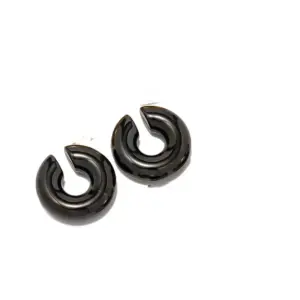 Hollow Large C Ear Clip-Black / 18K