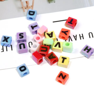 Wholesale 13mm solid color letter beads, loose beads, large hole acrylic square beads, DIY mobile phone chain, keychain beading material