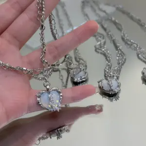 Flash Diamond split heart necklace