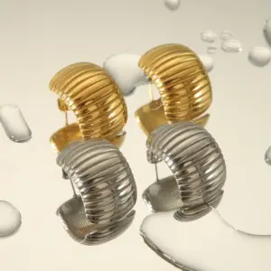 Wholesale 1 Piece Vintage Style Simple Style C Shape 304 Stainless Steel 18K Gold Plated Ear Studs