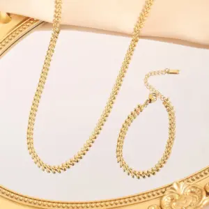 Wholesale Elegant Gold Titanium Steel Wheat Ear Heart Shaped Necklace For Women Non Fading Luxury Geometry Pattern Choker Necklace