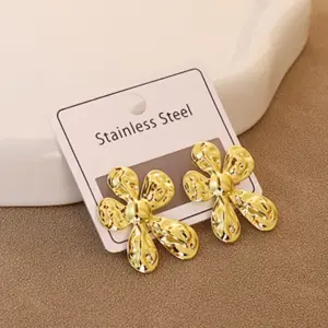 Gold / Average Size / Style 20