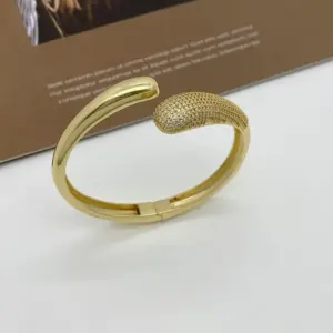 Bangle-Gold / 18K