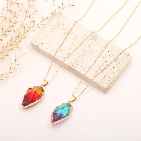 Wholesale Novelty Water Droplets Natural Stone Crystal Plating Inlay Natural Stone Gold Plated Pendant Necklace