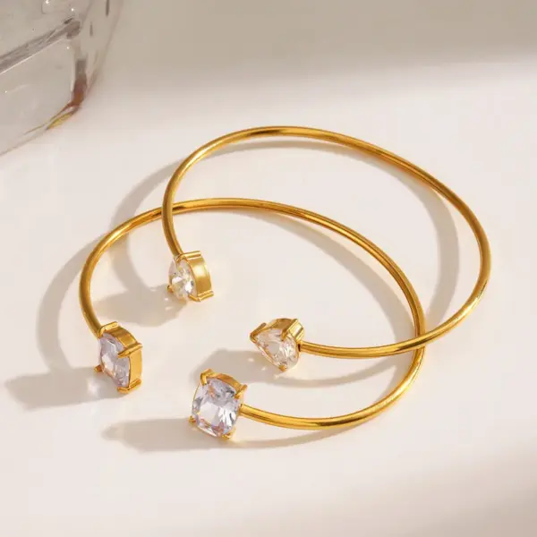 Ion Plating (IP) 18K Gold Plated Square Heart Shape 304 Stainless Steel IG Style Waterproof Non Tarnish 304 Stainless Steel Bangle