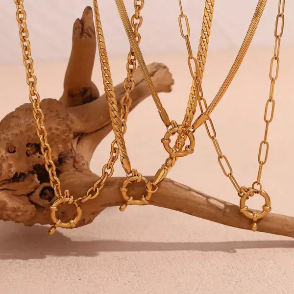 oly-d3452c1cd03c2b22518895d64e7732c1 Wholesale PVD Coated Real Gold Plated 18K Gold Solid Color 304 Stainless Steel Simple Style Classic Style Waterproof Non Tarnish 304 Stainless Steel Necklace