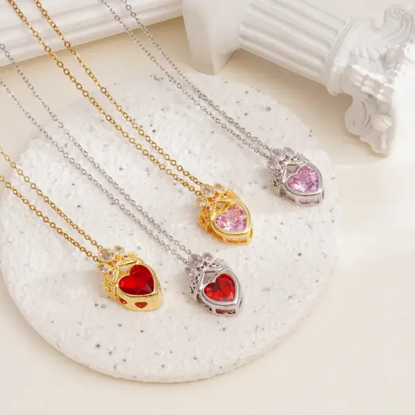 Wholesale Titanium Steel Heart Shaped Necklace Women's Luxury Versatile Crown Pink Gold Plated Chain Fashionable Accessory