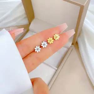 PVD Coated Real Gold Plated Flower Titanium Steel Basic Simple Style Commute Waterproof Non Tarnish Ear Studs