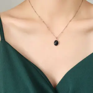 P703-Rose Gold Small Black Necklace