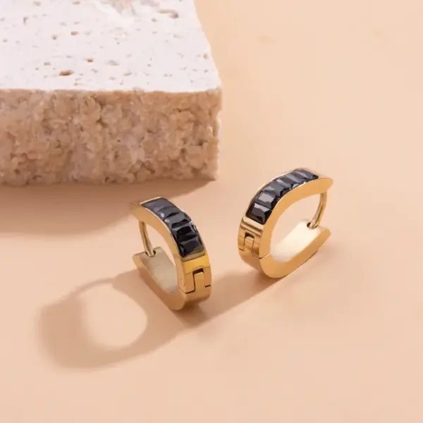 Wholesale PVD Coated Round Oval Heart Shape 304 Stainless Steel Vintage Style Simple Style Classic Style Waterproof Non Tarnish Earrings