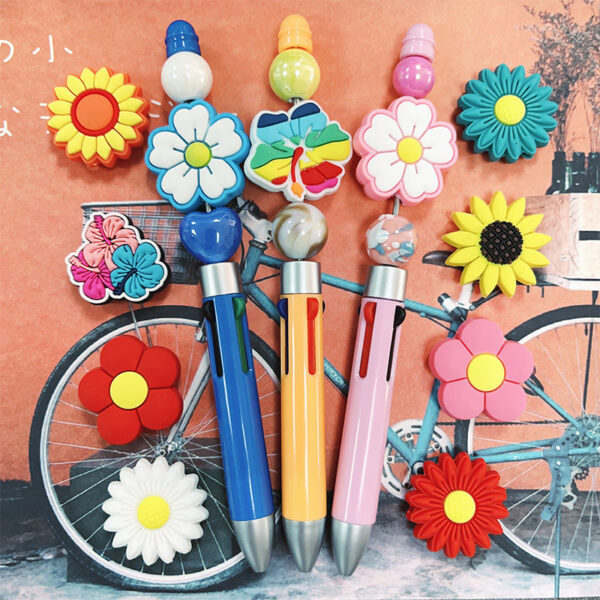 Wholesale Random 100pcs Colorful Flower Beading Series Beads