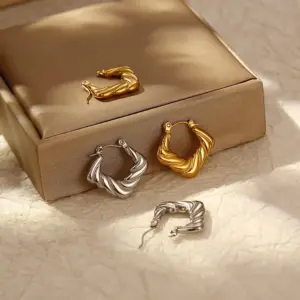 Wholesale 304 Stainless Steel Geometric Solid Color Electroplated Golden Plated Vintage Style Waterproof Non Tarnish Plating Hoop Earrings