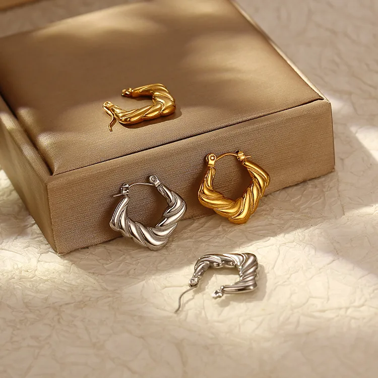 Wholesale 304 Stainless Steel Geometric Solid Color Electroplated Golden Plated Vintage Style Waterproof Non Tarnish Plating Hoop Earrings