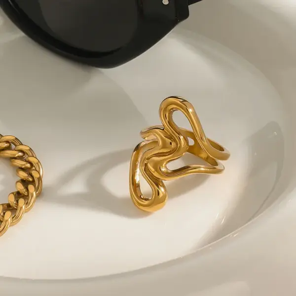 304 Stainless Steel Heart Shape Lines PVD Coated 18K Real Gold Plated Real Gold Plated Elegant Simple Style Classic Style Waterproof Non Tarnish Mixed Metal Hollow Out Rings