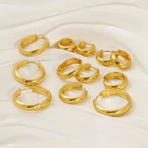 Wholesale 1 Pair Vacation Classic Style Round 304 Stainless Steel 18K Gold Plated Earrings