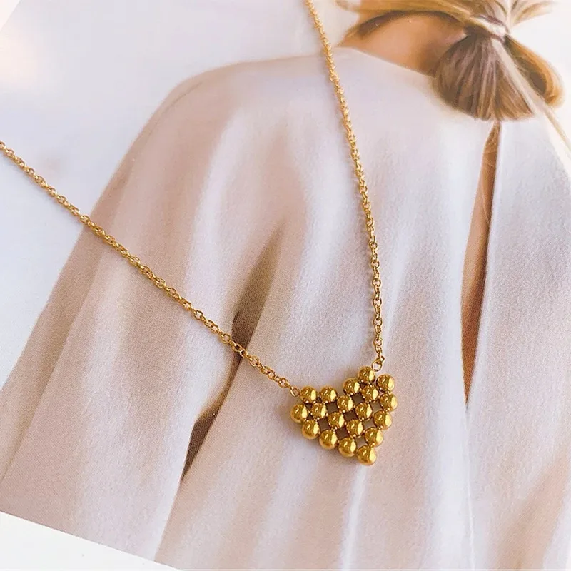 Wholesale PVD Coated Real Gold Plated 18K Gold Heart Shape 304 Stainless Steel Elegant Waterproof Non Tarnish 304 Stainless Steel Pendant Necklace