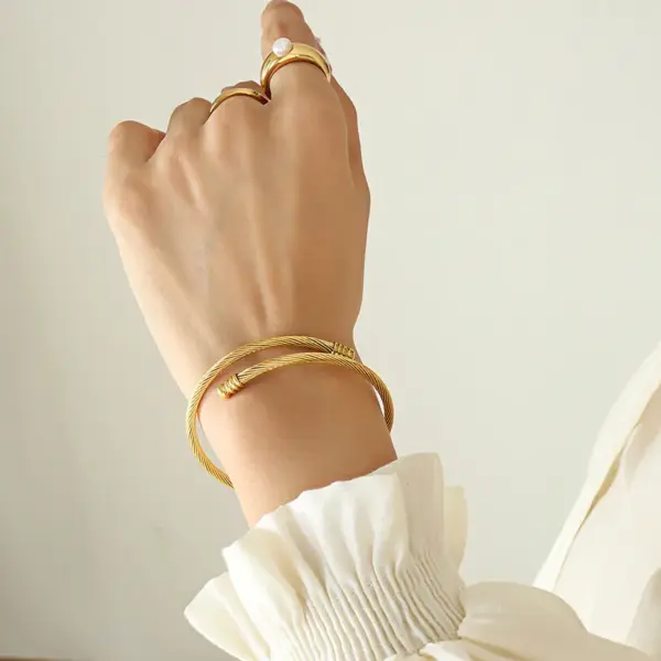 Wholesale Water Plating Solid Color Stainless Steel Titanium Steel Fashion Bangle