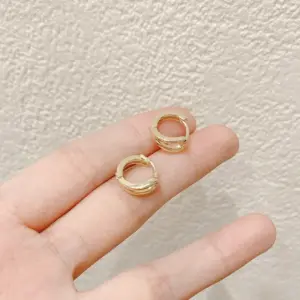 19# D0069 Ring Ear Clip / Gold