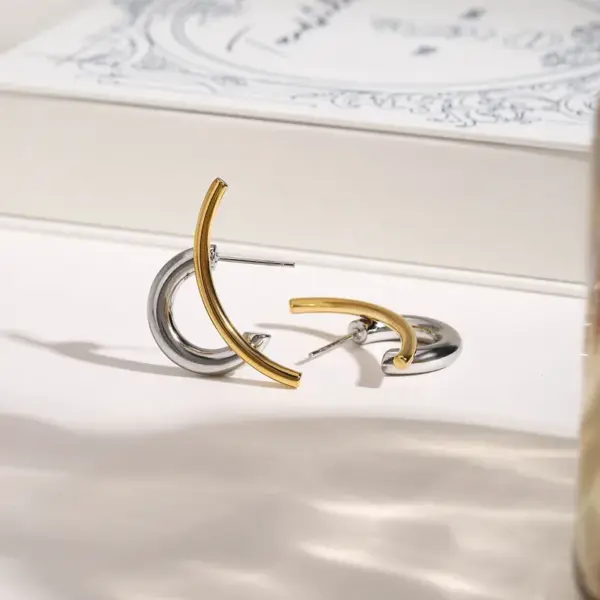 Real Gold Plated 304 Stainless Steel PVD Coated Geometric Waterproof Non Tarnish Modern Style Simple Style Commute Ear Studs For Women's