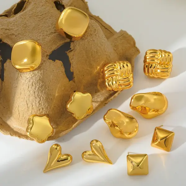 Wholesale Electroplating Golden Plated Irregular Square Heart Shape 304 Stainless Steel Casual Basic Modern Style Polishing Three-dimensional Earrings Ear Studs