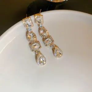 18# Silver Needle-White Oval Water Drop