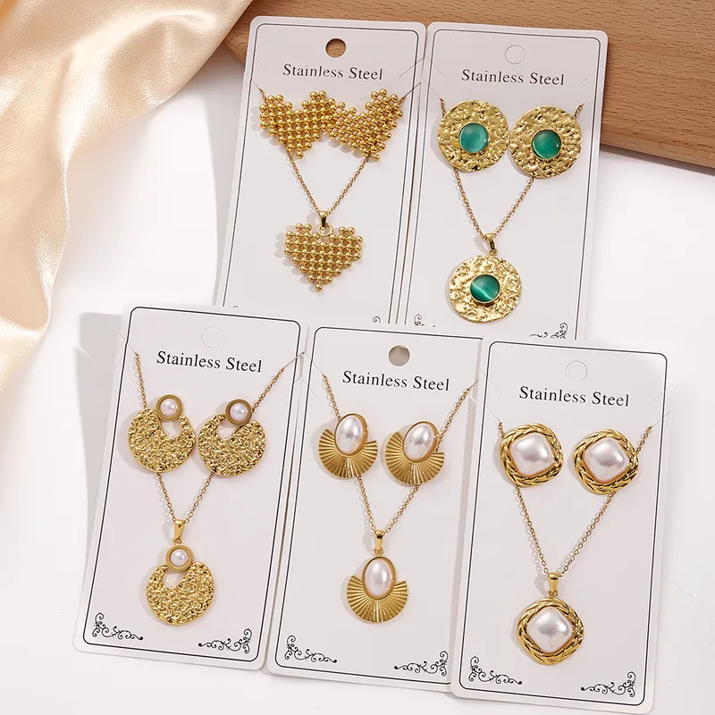 Wholesale Water-Plated Pearl Cat's Eye Fan Love Heart Round Necklace Earring Set 304 Stainless Steel Jewelry Set For Women Casual Holiday Modern Style