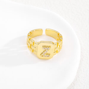 Z / The opening is adjustable