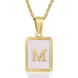 Pink Shell M (Including Chain) / 18K