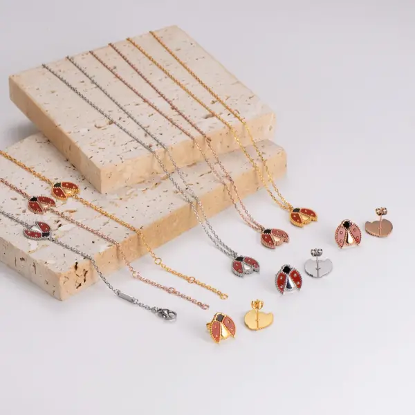 Wholesale Jewelry Elegant Cute Ladybugs 304 Stainless Steel Cable Chain Jewelry Set
