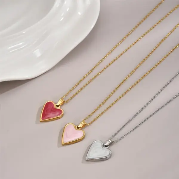 Wholesale PVD Coated 18K Gold Plated Heart Shape Stainless Steel Luxurious Waterproof Non Tarnish 304 Stainless Steel Pendant Necklace