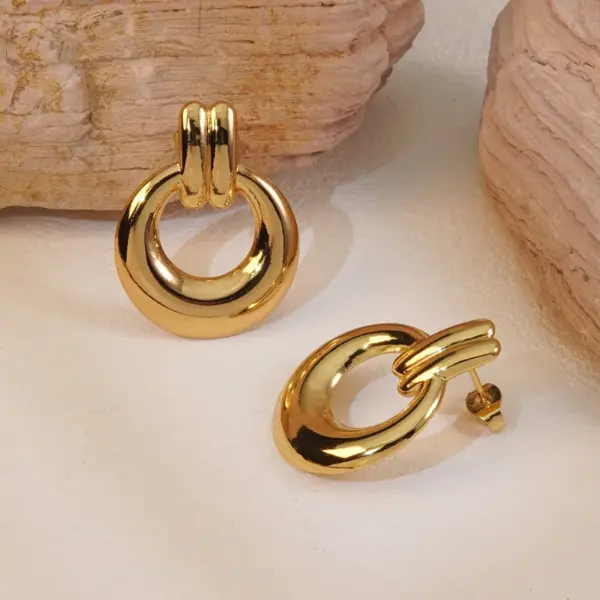 1 Pair Elegant Streetwear Circle 304 Stainless Steel Imitation Gold Electroplating Ear Studs