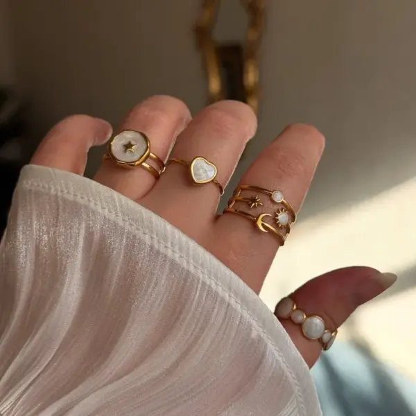 PVD Coated 18K Gold Plated Heart Shape 304 Stainless Steel Modern Style Commute Waterproof Non Tarnish Rings