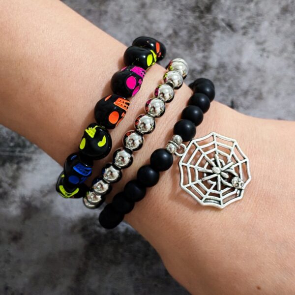 oly-d5b25c47a447d304233375ee19e9afea Wholesale Dark Style Hand Ornaments Personalized Skull Beaded Bracelets Skull Hand Web Bracelets Trendy