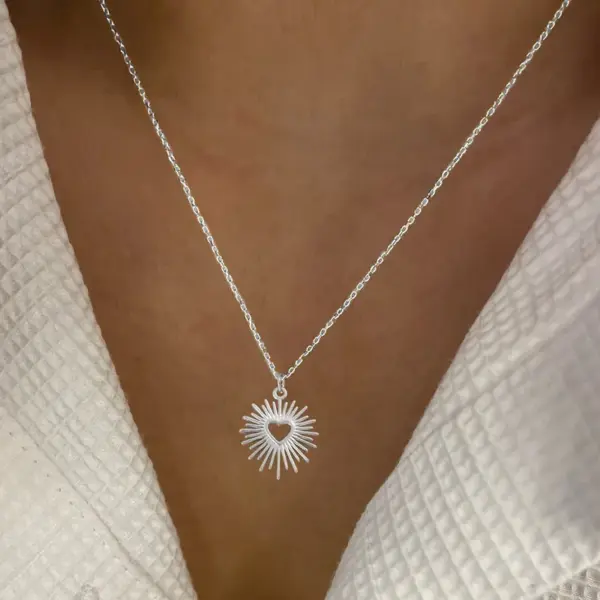 Wholesale Elegant Hollow Heart Shaped Pendant Necklace Stainless Steel O Link Women's Jewelry Casual Classic Style Gold Silver Color