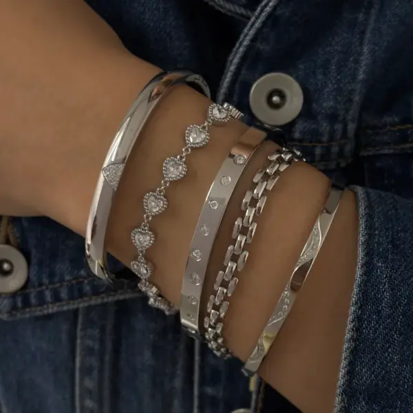 PVD Coated Real Gold Plated 16K Gold White Gold Plated Geometric 304 Stainless Steel Lady Romantic Waterproof Non Tarnish 304 Stainless Steel Bracelets Bangle