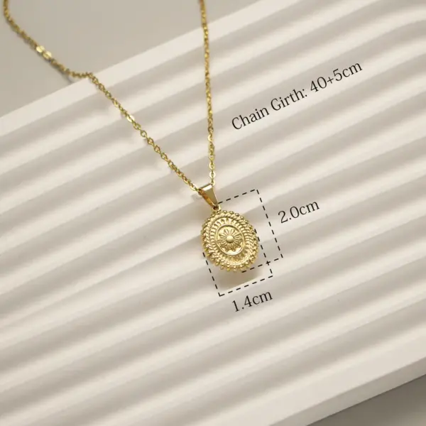 Wholesale 201 Stainless Steel 304 Stainless Steel Ferroalloy Moon Heart Shape Flower Electroplating Ion Plating (IP) Real Gold Plated Retro IG Style Waterproof Non Tarnish Gold Pendant Necklace