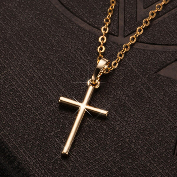 Wholesale European and American cross-border jewelry personalized fashion cross pendant necklace retro versatile men's and women's necklace clavicle chain