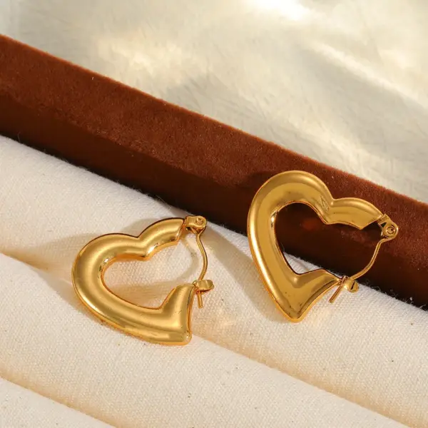 Wholesale 1 Pair Cute Basic Simple Style Irregular Heart Shape Plating 304 Stainless Steel 18K Gold Plated Earrings