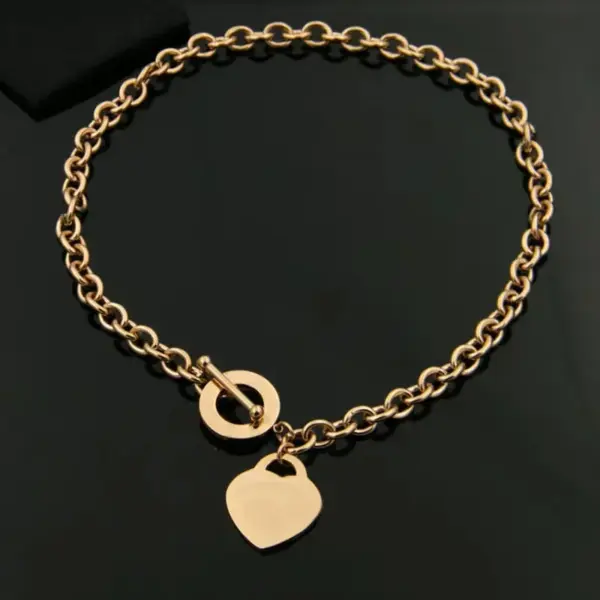 Wholesale PVD Coated 18K Gold Plated Heart Shape Titanium Steel Simple Style Classic Style Waterproof Non Tarnish Titanium Steel Necklace