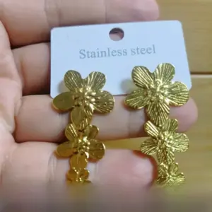 Gold Earrings093 / 18k