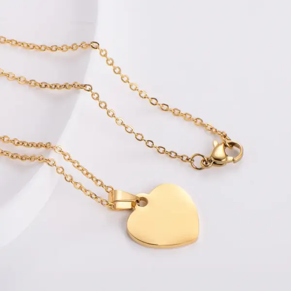 Wholesale Ion Plating (IP) 18K Gold Plated Heart Shape 304 Stainless Steel Sweet Simple Style Waterproof Non Tarnish 304 Stainless Steel Pendant Necklace