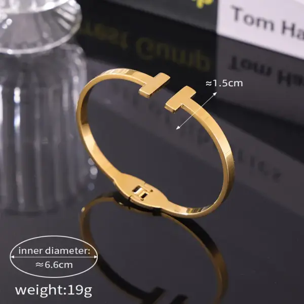Wholesale 304 Stainless Steel Geometric Solid Color PVD Coated Real Gold Plated Modern Style British Style Waterproof Non Tarnish Plating Rose Gold Gold Silver Bangle
