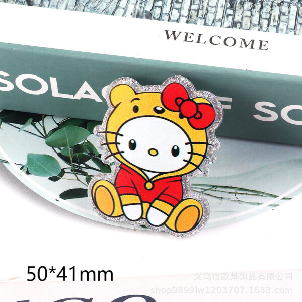 Wholesale Cute cartoon character and animal accessories in acrylic
