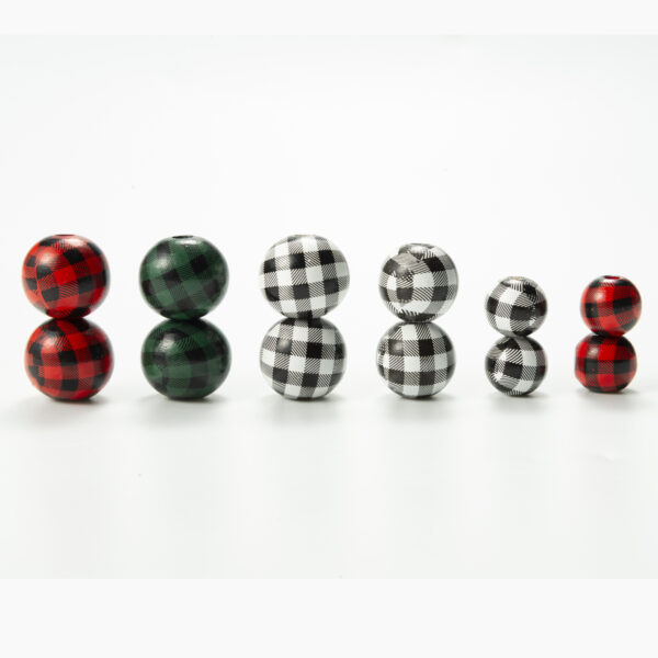 oly-d69f58bbdff0edc67584cde06496114c Wholesale Checkered wooden beads, colored wooden beads, scattered beads
