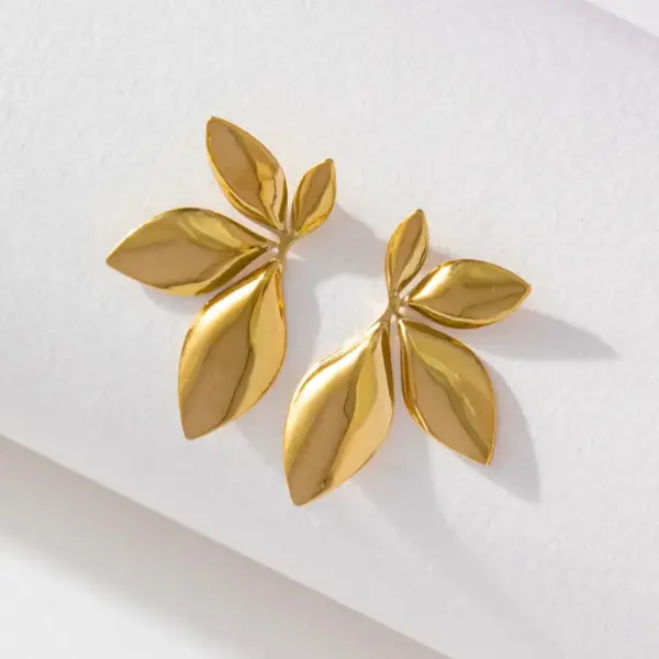 Wholesale Real Gold Plated 316 Stainless Steel PVD Coated Leaf Dragonfly Basic Simple Style Classic Style Hoop Earrings For Women's
