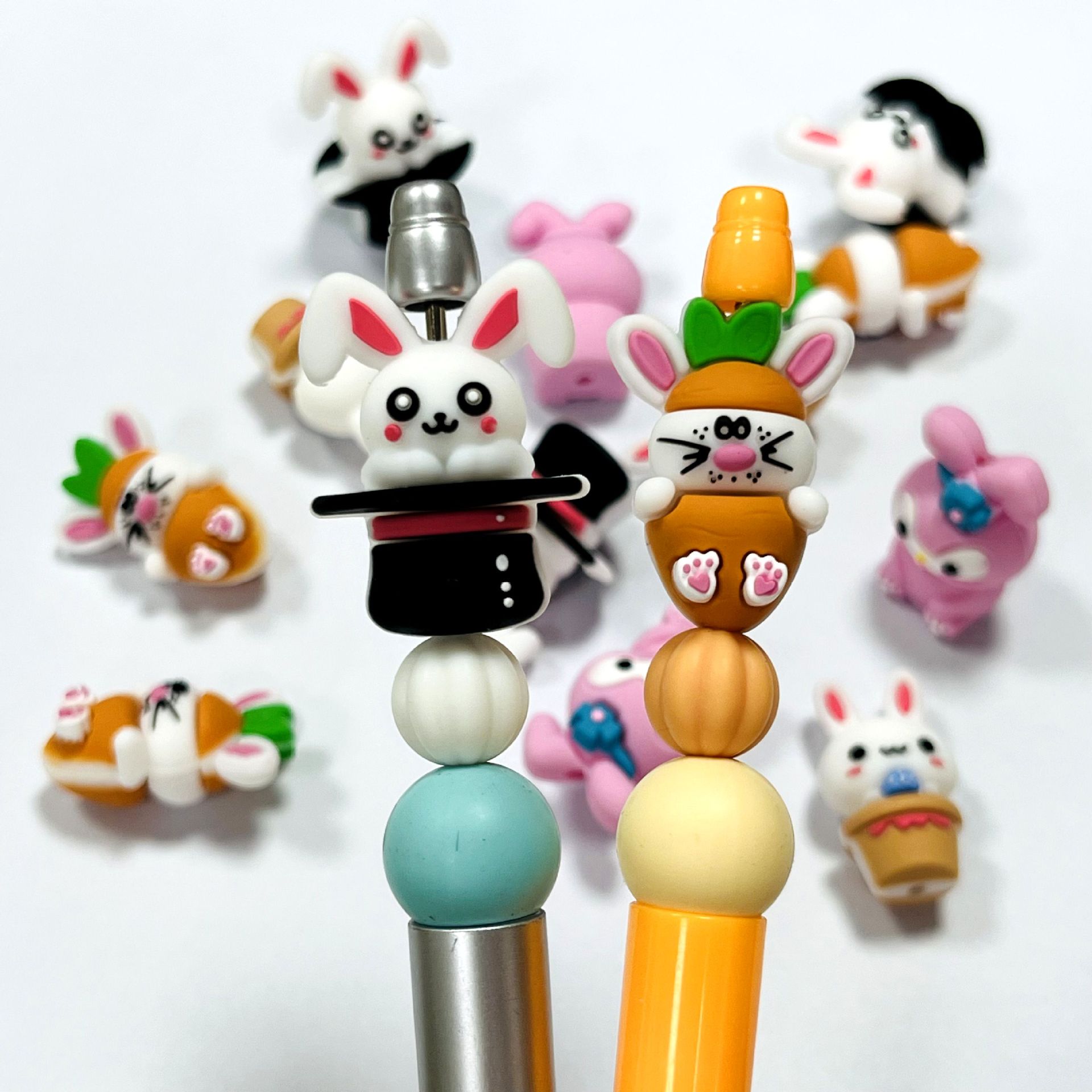 Wholesale New cross-border product: 3D silicone rabbit exy beads, food-grade baby teething beads, DIY jewelry aessories.