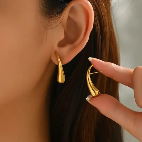 304 Stainless Steel Flower PVD Coated Pearl Real Gold Plated Casual Simple Style Waterproof Non Tarnish Inlay Ear Studs