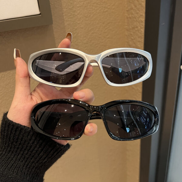 Wholesale Technology Douyin Same Style Plain Glasses Retro Ins Wind Cat Eye Women's Net European and American Women's Sunglasses Red Wind Y2K Sunglasses