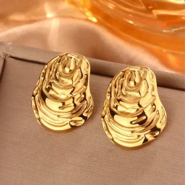 Wholesale PVD Coated 18K Gold Plated Sector Leaves Heart Shape 304 Stainless Steel Simple Style Waterproof Non Tarnish Ear Studs